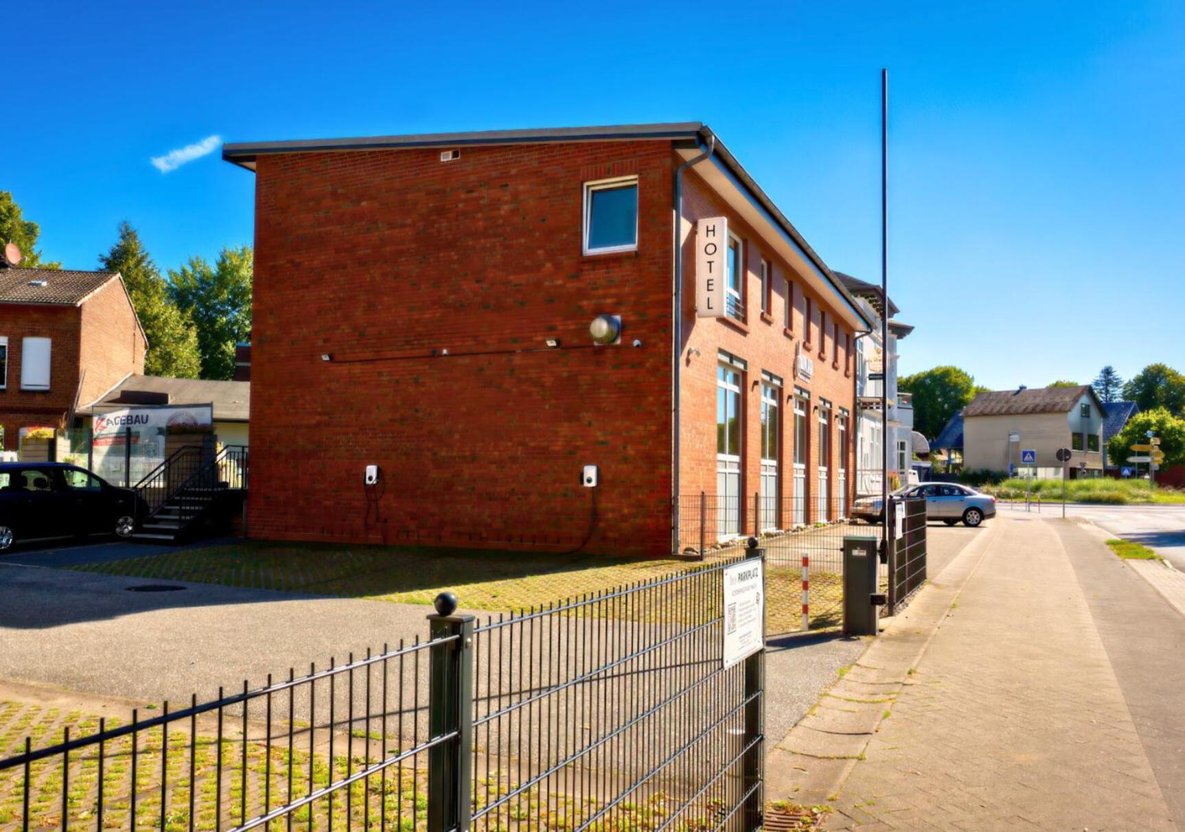 Hotel Adler & Eventlocation Gmbh Itzehoe Exteriör bild