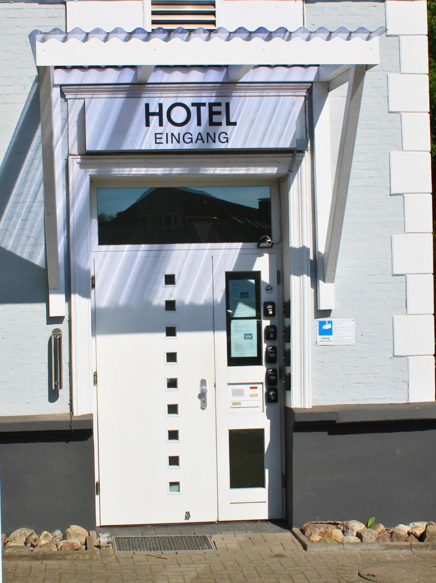 Hotel Adler & Eventlocation Gmbh Itzehoe Exteriör bild